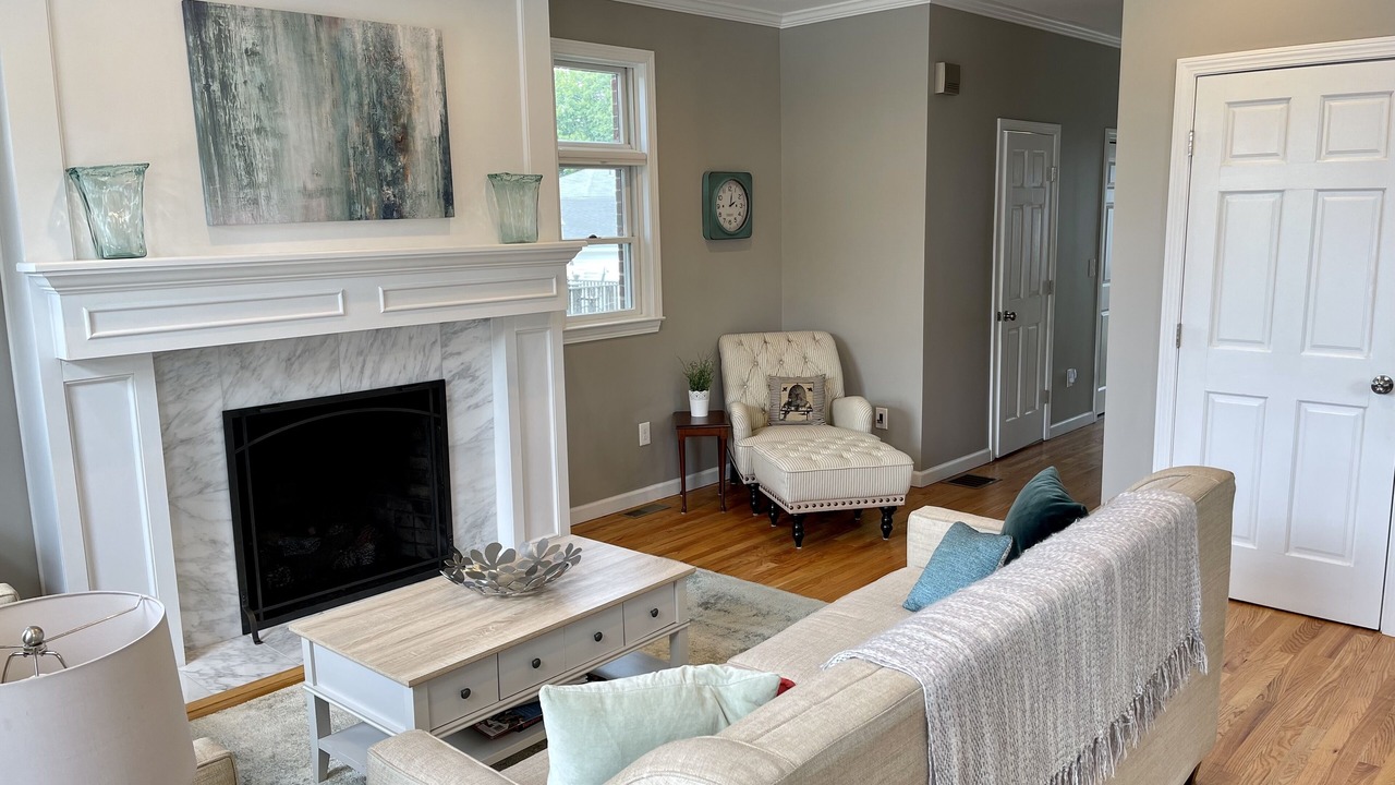 Photo of Livingroom in Old Saybrook