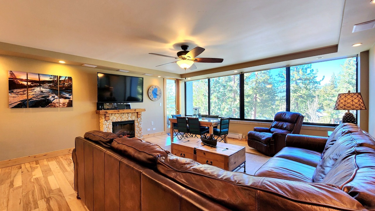Photo of Livingroom in Brockway