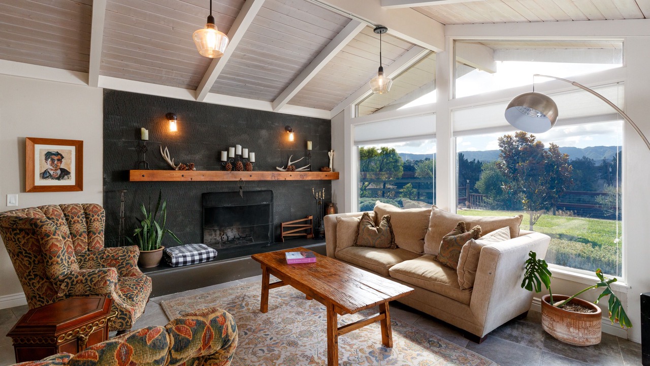 Photo of Livingroom in Solvang