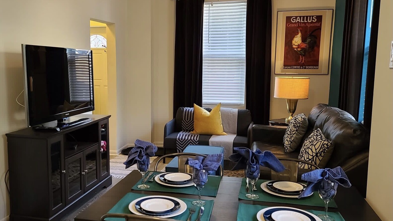 Photo of Livingroom in Southwest Center City
