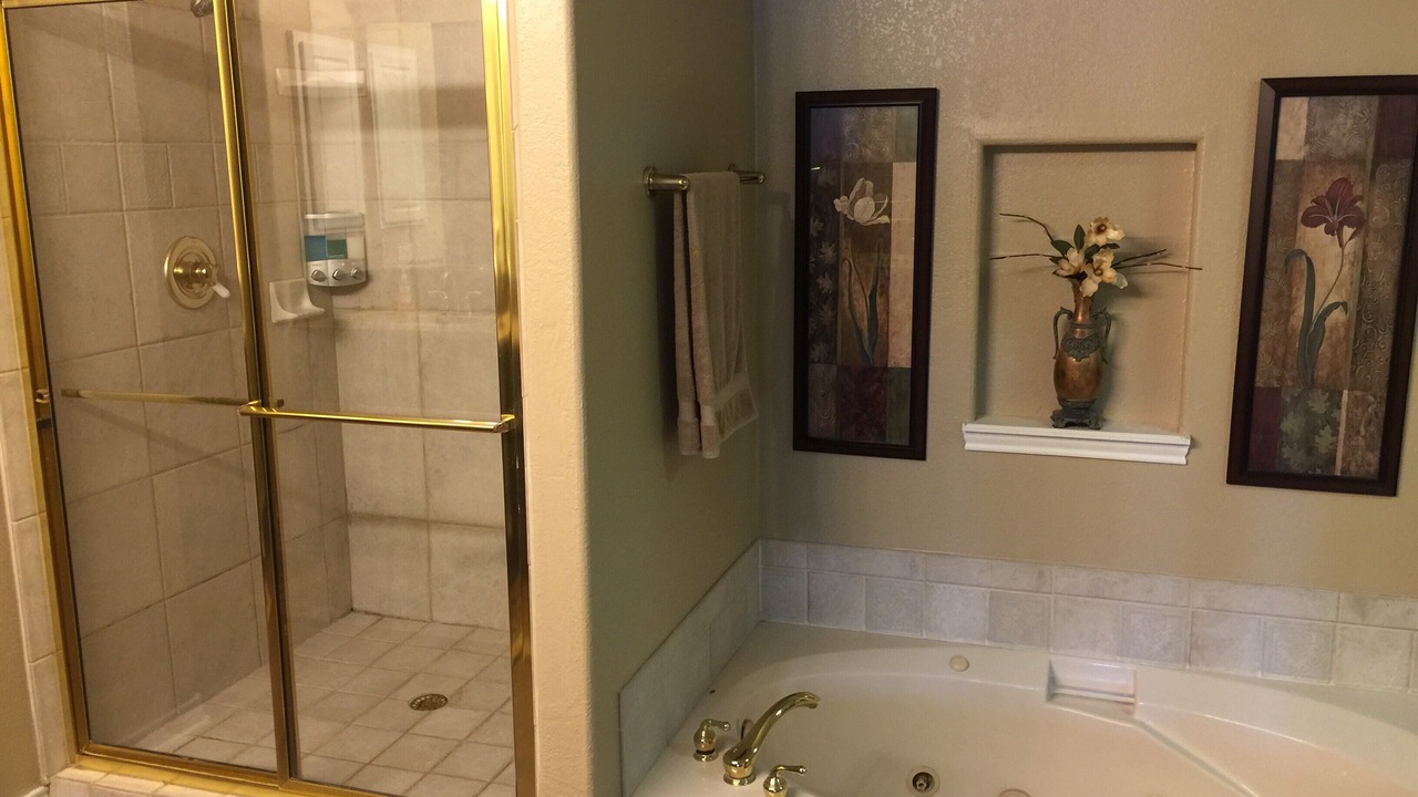 Photo of Bathroom in Point Venture