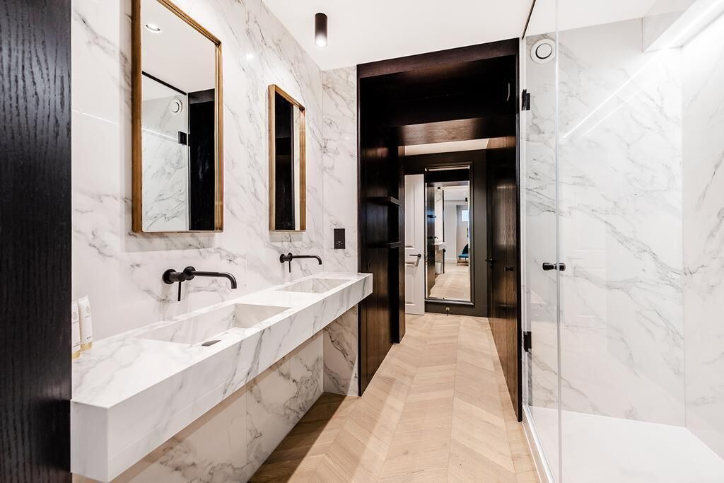 Photo of Others in Mayfair