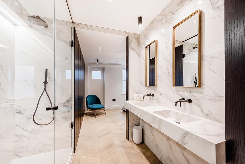 Photo of Others in Mayfair