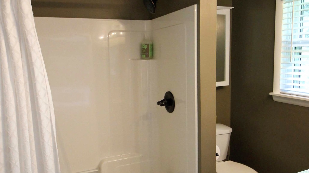 Photo of Bathroom in Etna