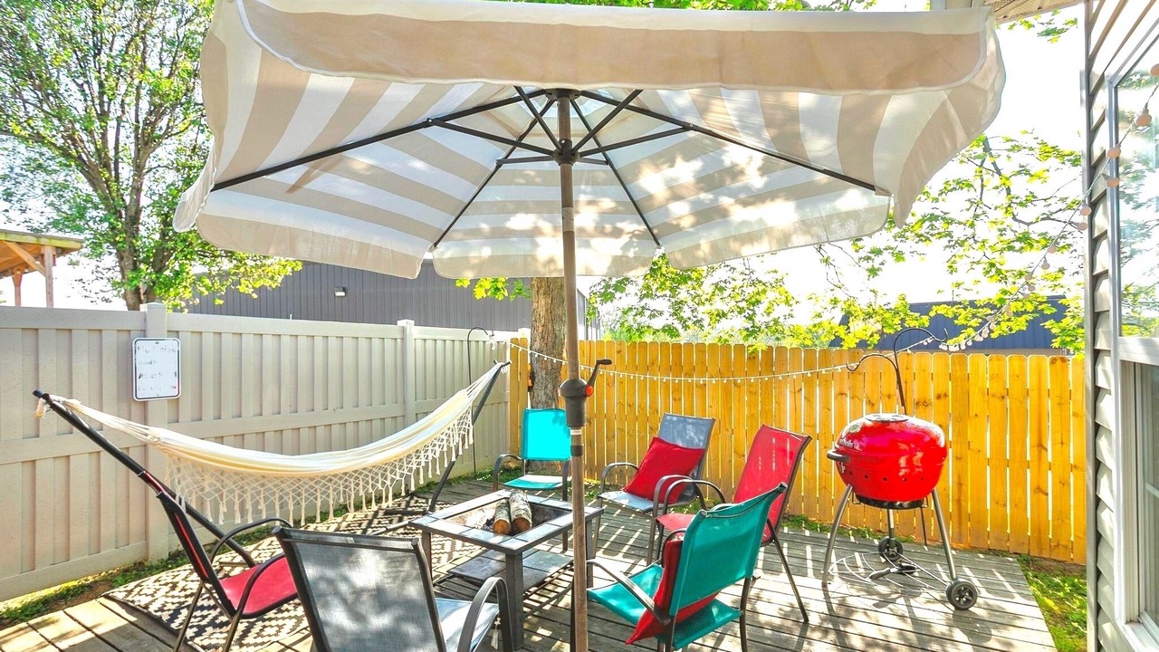 Photo of Outdoor in Hurwood Heights