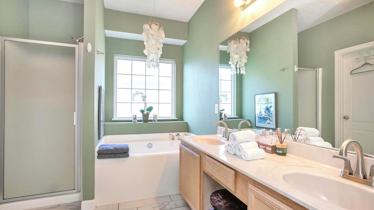 Photo of Bathroom in Hurwood Heights