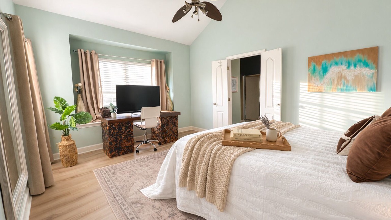 Photo of Bedroom in Hurwood Heights