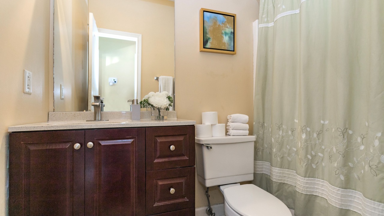 Photo of Bathroom in Hurwood Heights