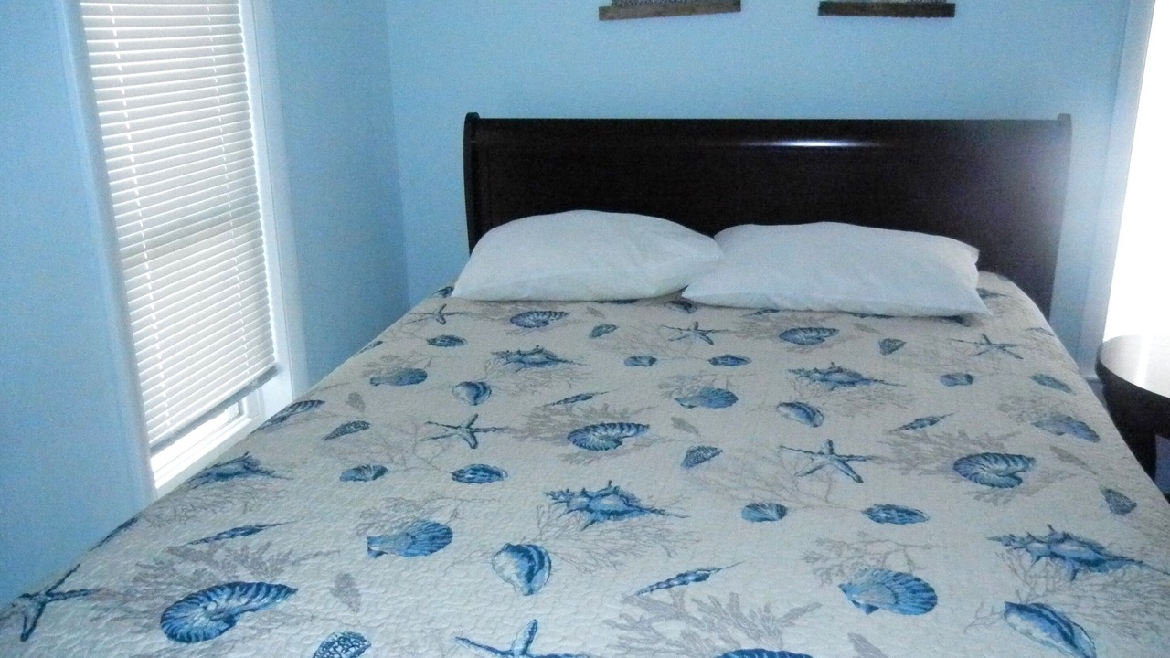 Photo of Bedroom in Willoughby Spit