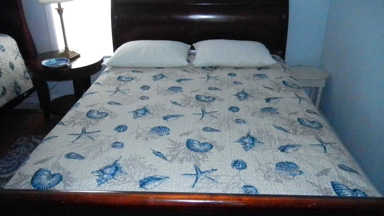 Photo of Bedroom in Willoughby Spit