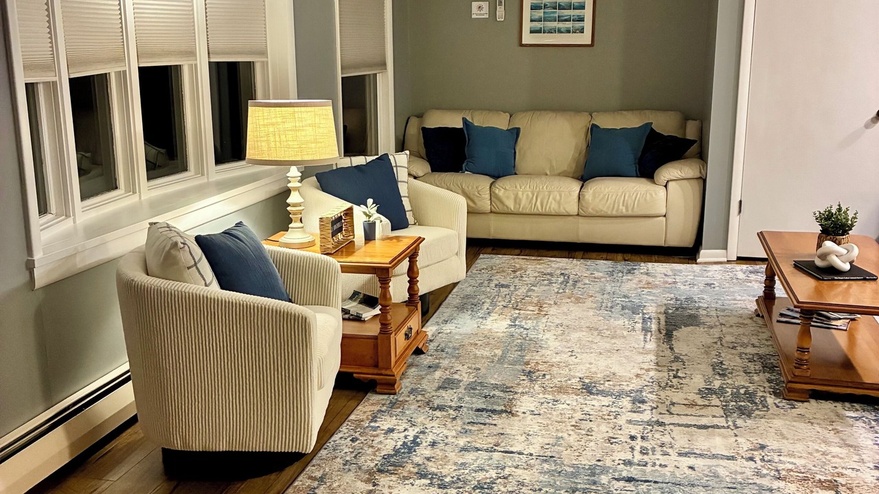 Photo of Livingroom in Livonia Center