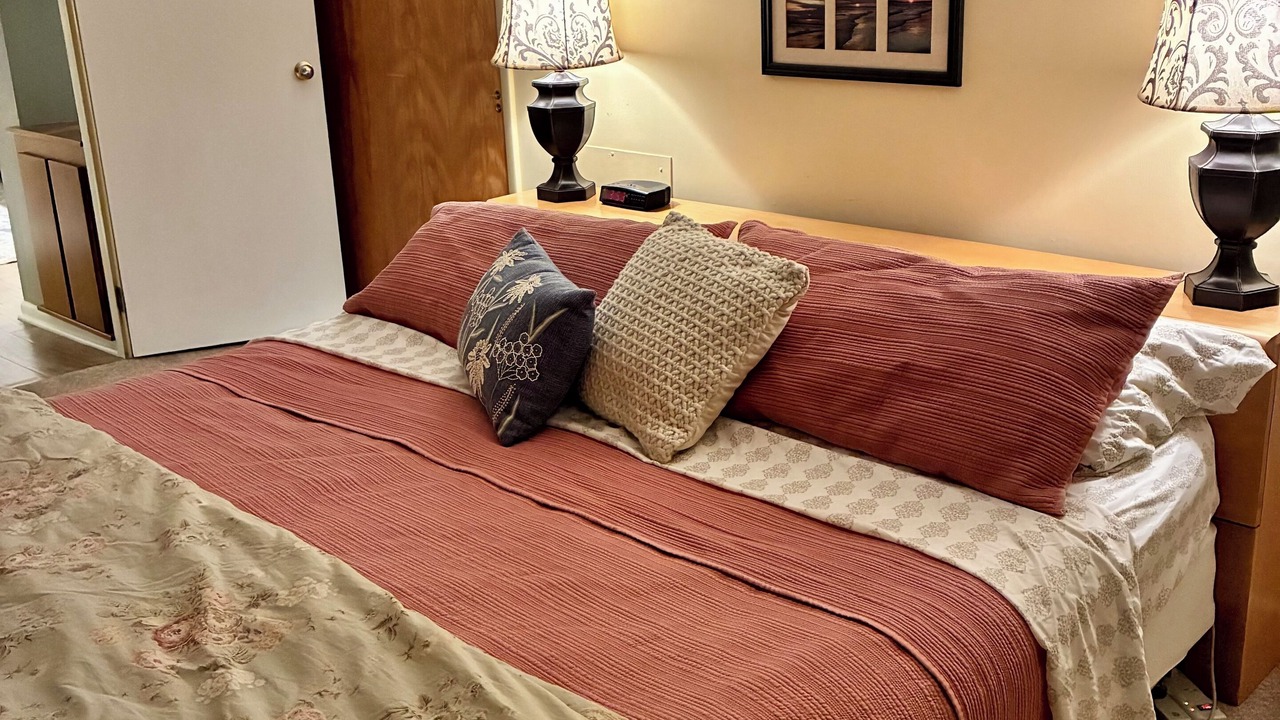 Photo of Bedroom in Livonia Center