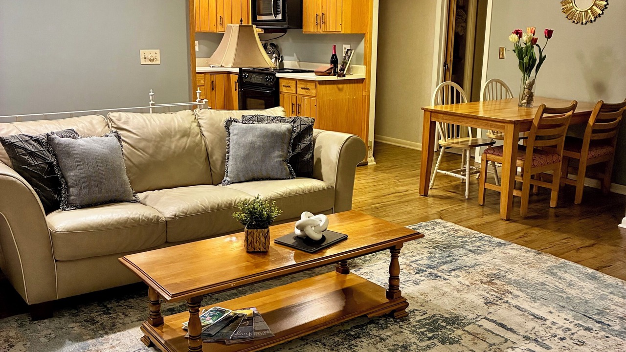 Photo of Livingroom in Livonia Center