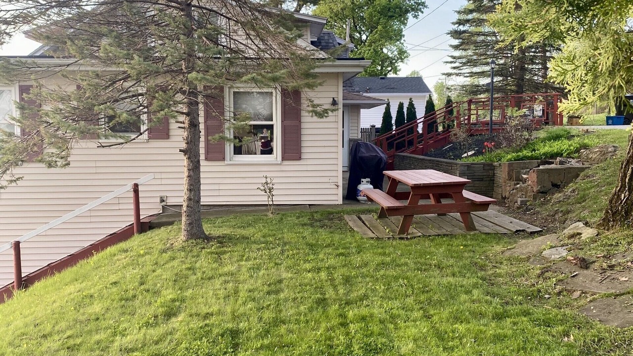 Photo of Outdoor in Livonia Center