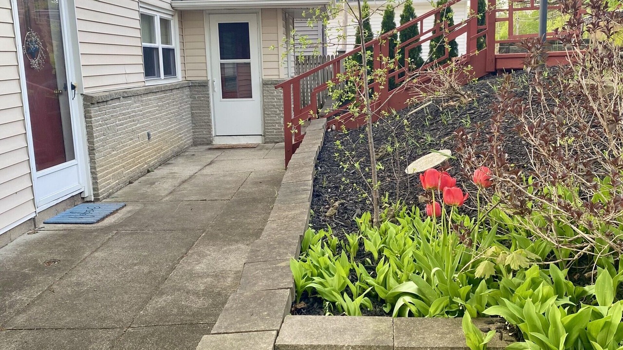 Photo of Outdoor in Livonia Center