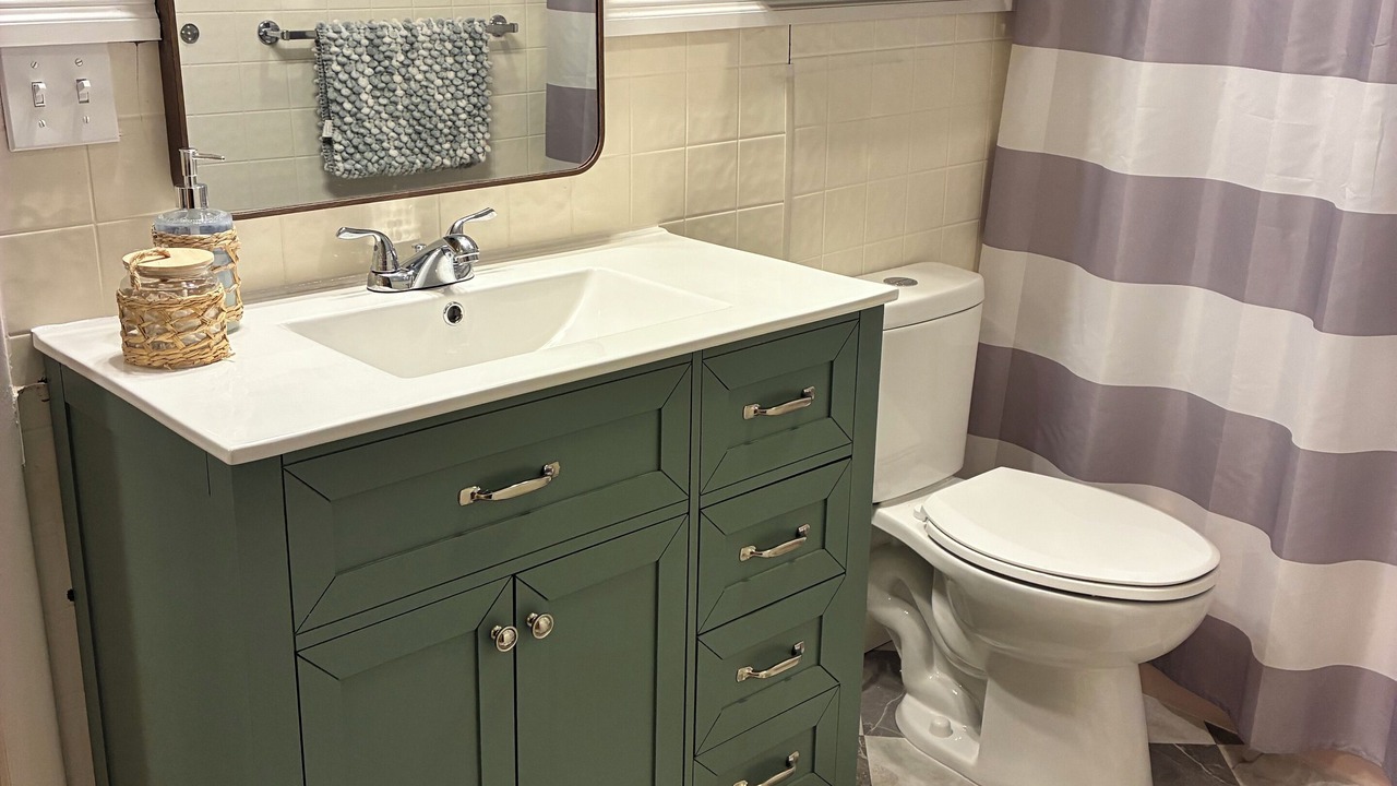 Photo of Bathroom in Livonia Center