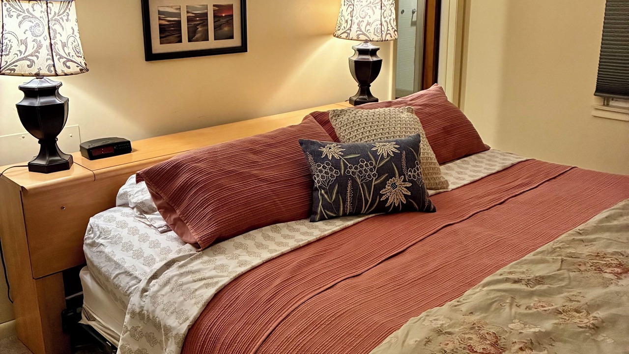 Photo of Bedroom in Livonia Center