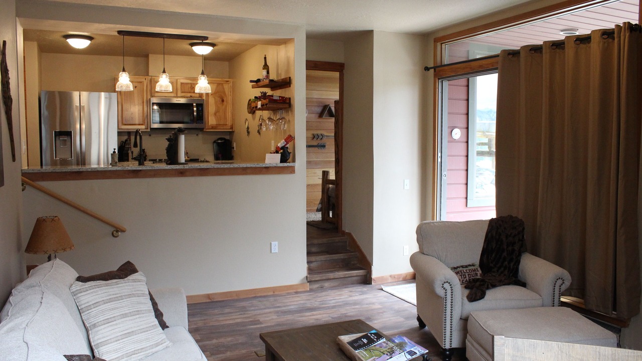 Photo of Livingroom in Lakeside Village