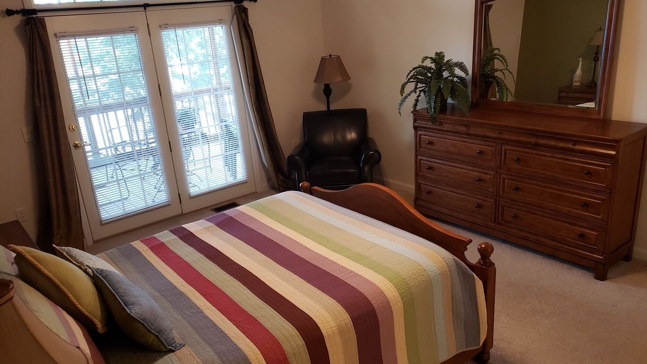 Photo of Bedroom in North Shore Acres