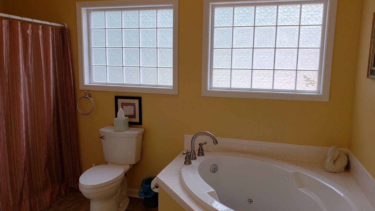 Photo of Bathroom in North Shore Acres