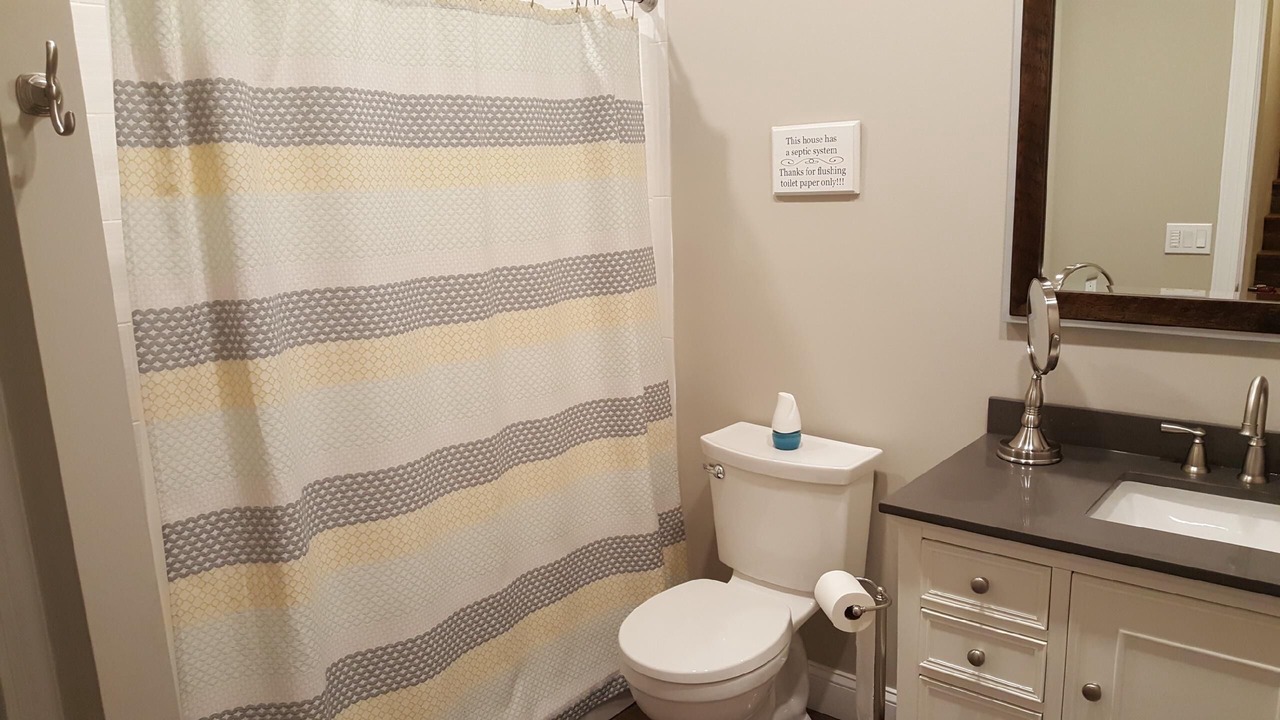 Photo of Bathroom in North Shore Acres