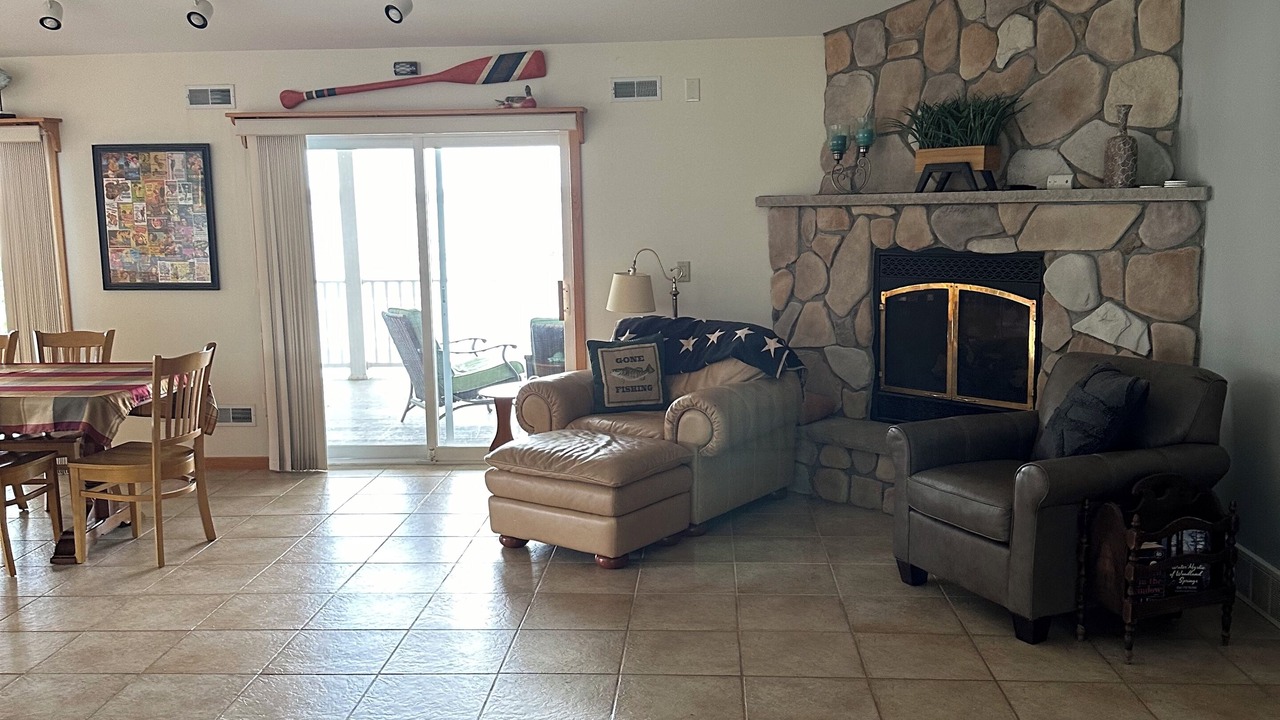 Photo of Livingroom in Cayuga