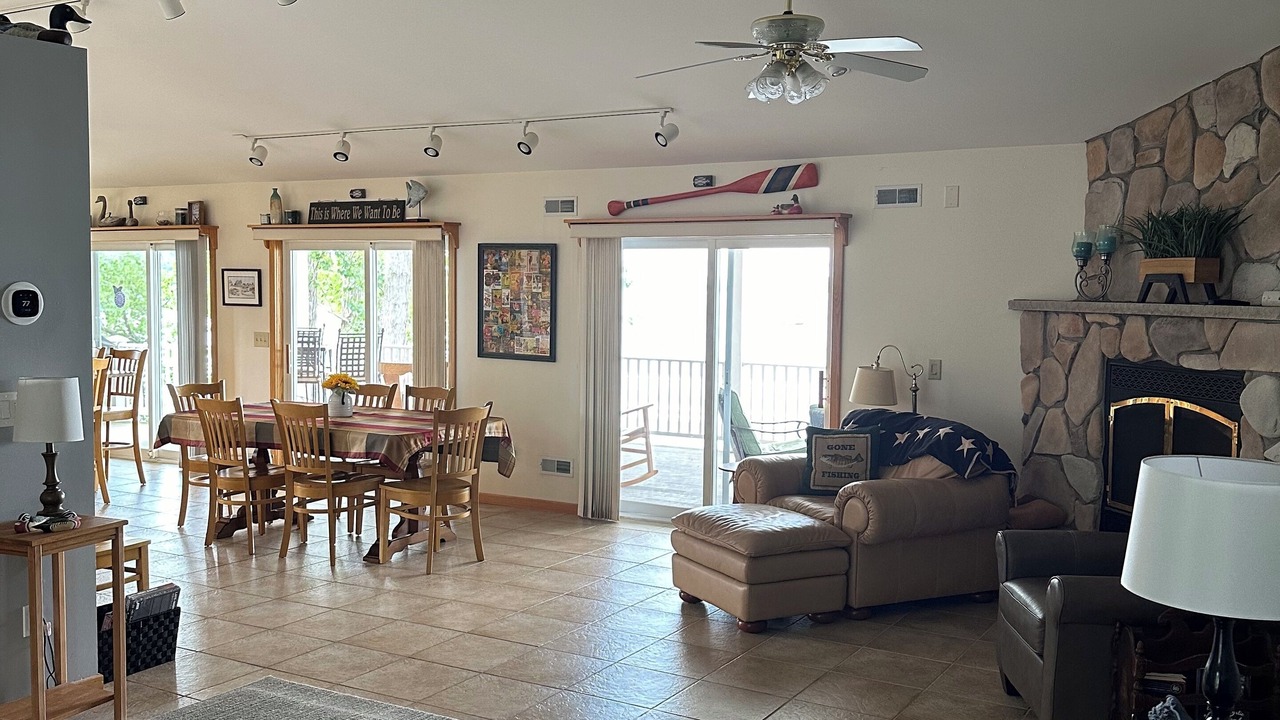 Photo of Livingroom in Cayuga