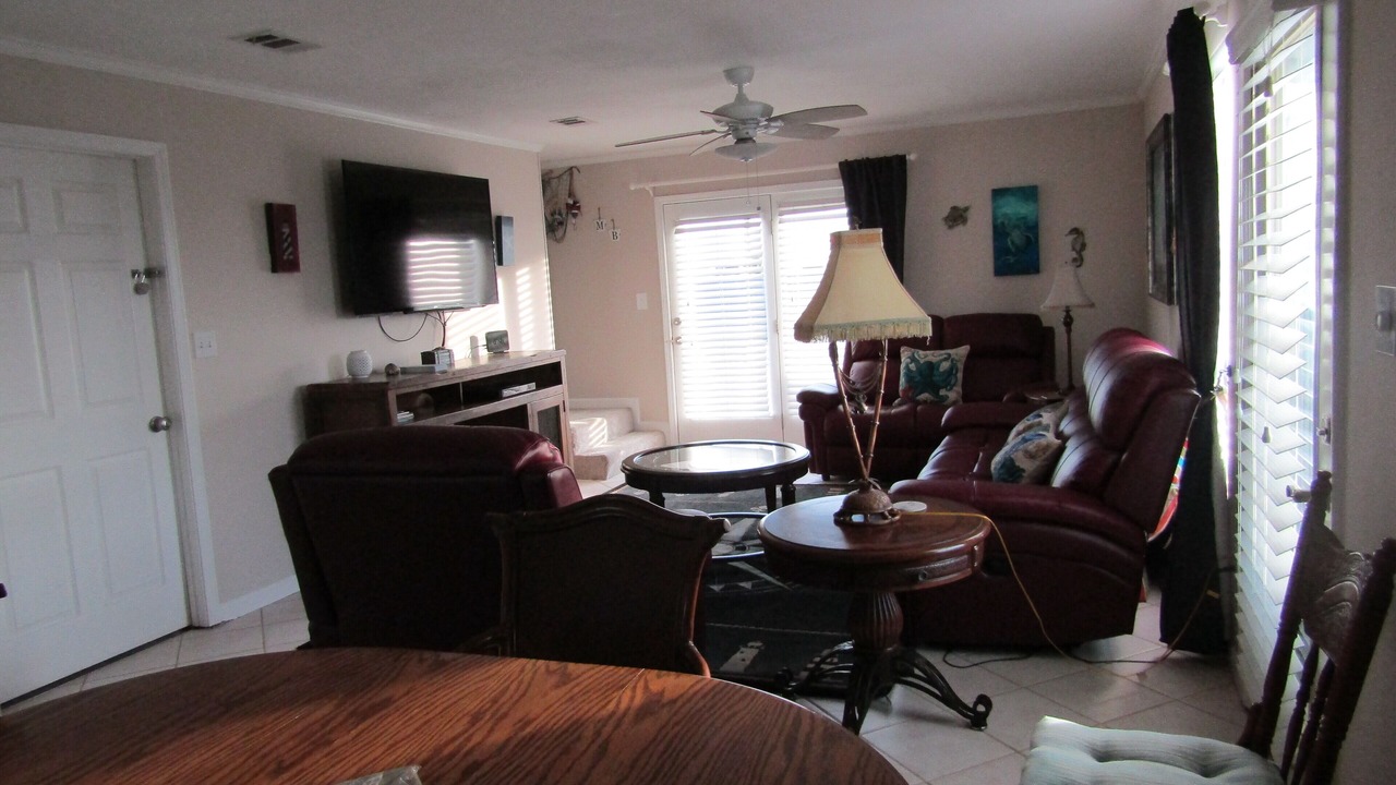 Photo of Livingroom in Mexico Beach