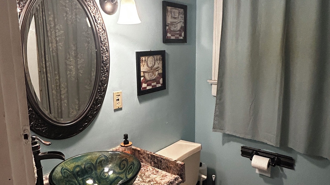 Photo of Bathroom in Wilmington Historic District