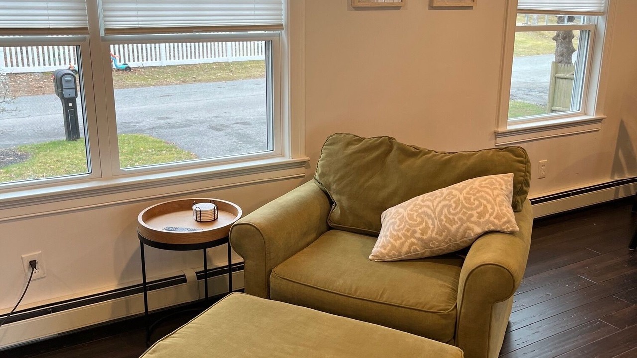 Photo of Livingroom in Monument Beach