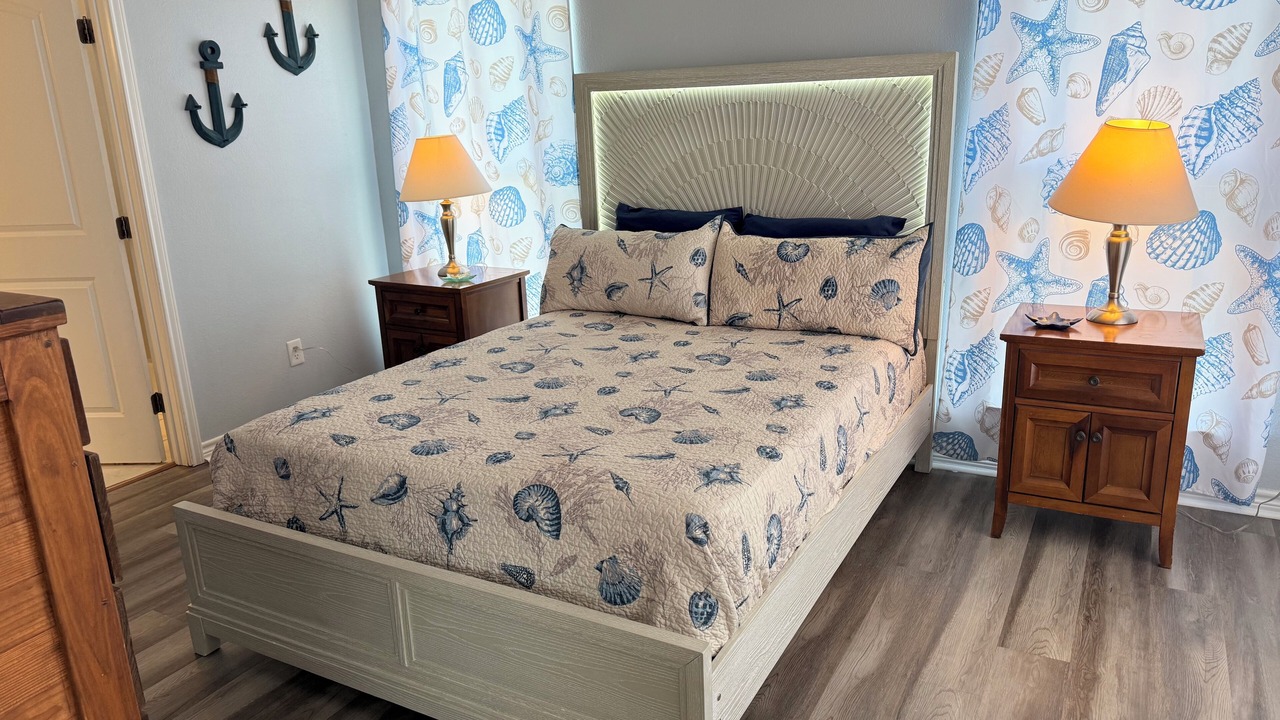 Photo of Bedroom in Crystal Beach
