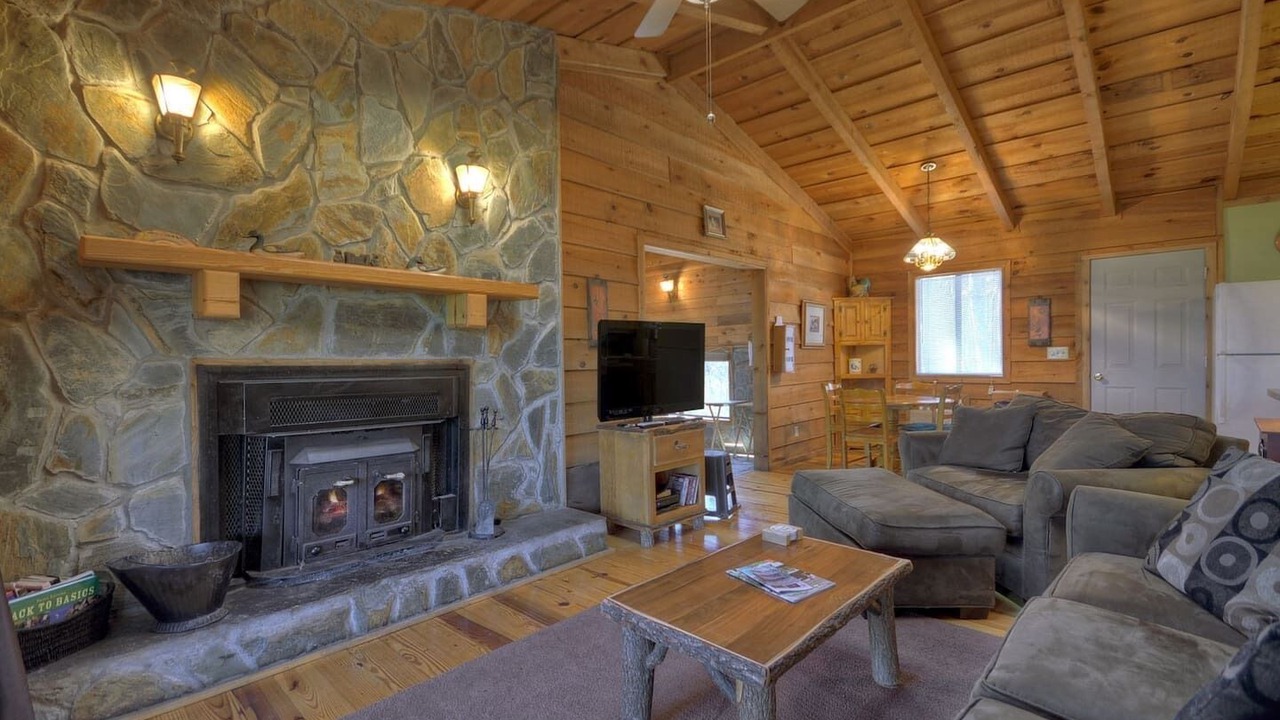 Photo of Livingroom in Ellijay