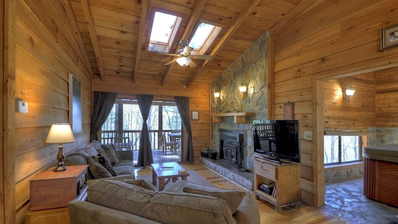 Photo of Livingroom in Ellijay
