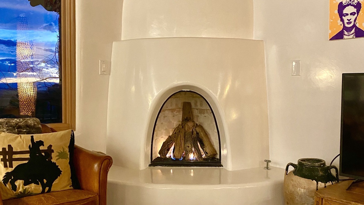 Photo of Livingroom in Northeast Santa Fe