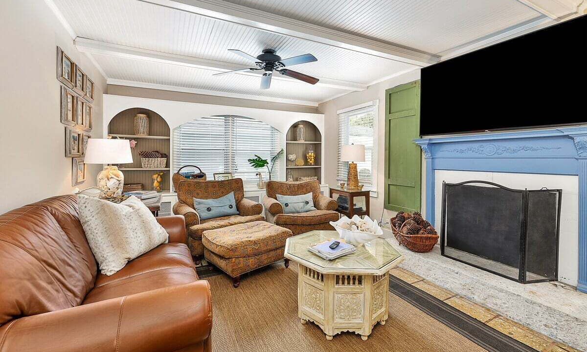 Photo of Livingroom in East Beach