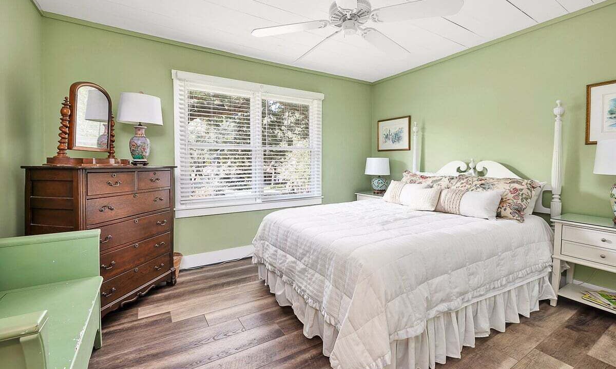 Photo of Bedroom in East Beach