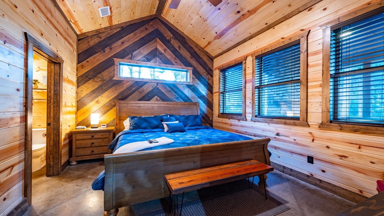 Photo of Bedroom in Broken Bow