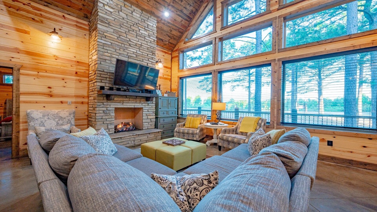 Photo of Livingroom in Broken Bow