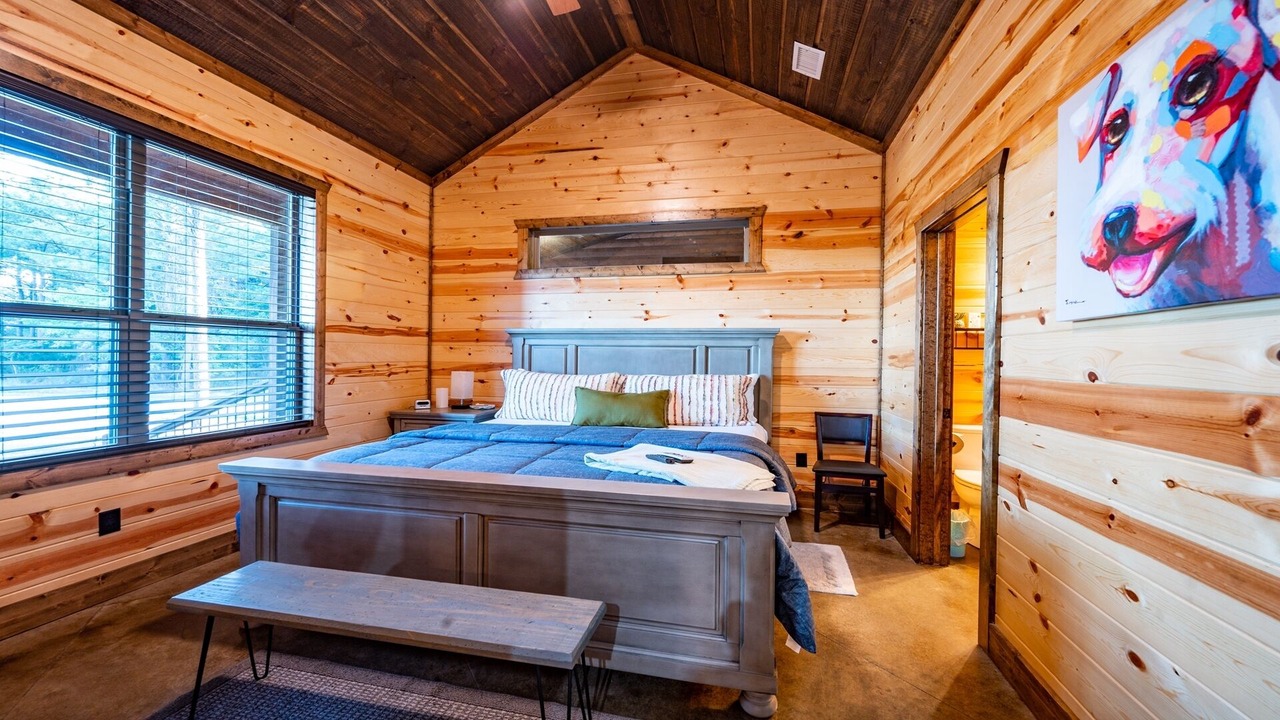 Photo of Bedroom in Broken Bow