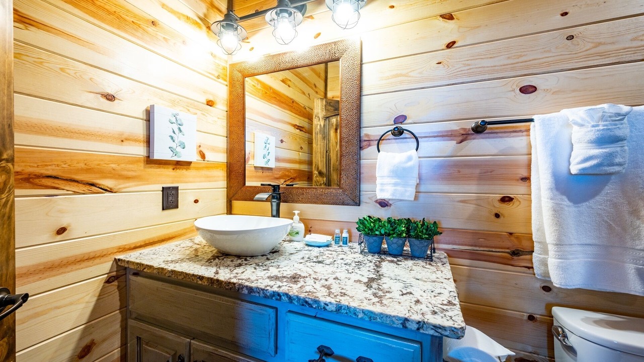 Photo of Bathroom in Broken Bow