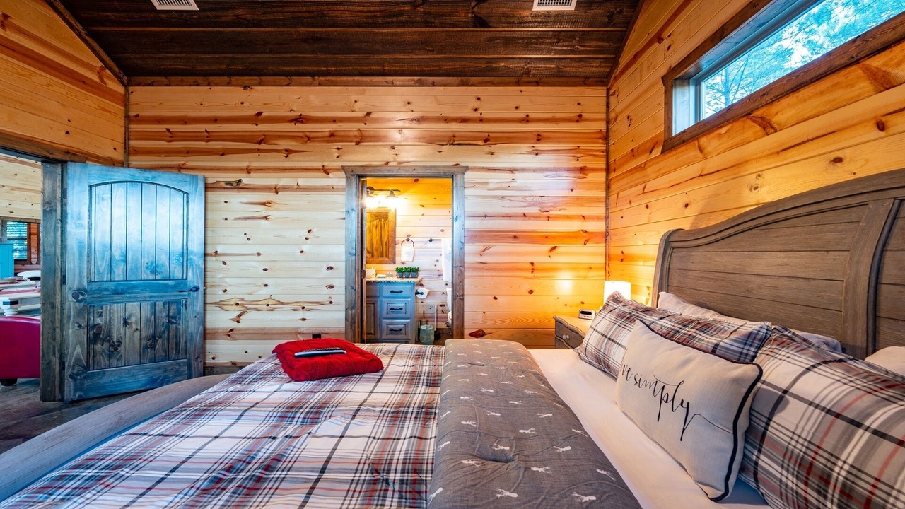 Photo of Bedroom in Broken Bow