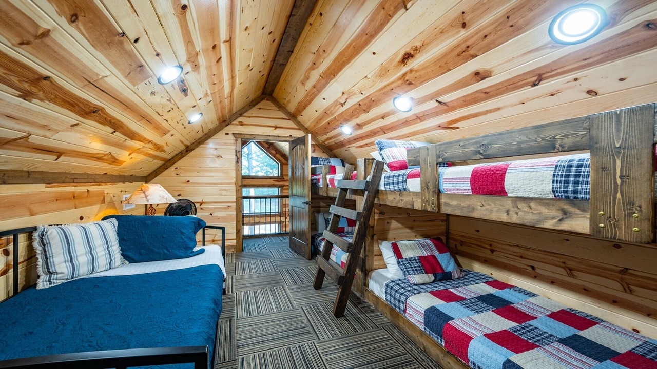 Photo of Bedroom in Broken Bow