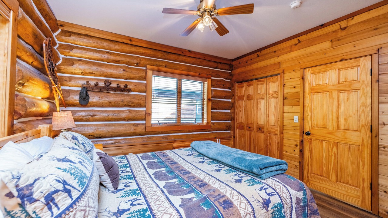 Photo of Bedroom in Mellen