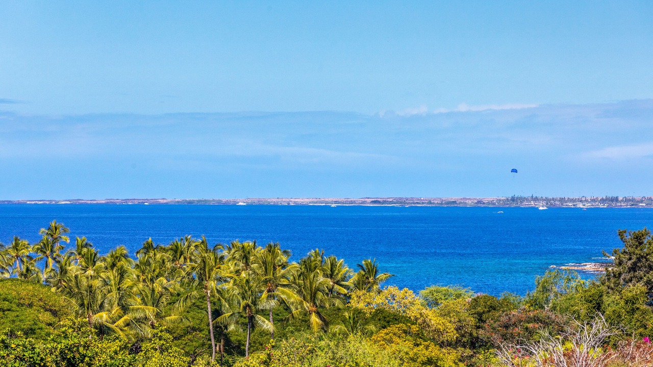 Photo of Others in Kahaluu Bay