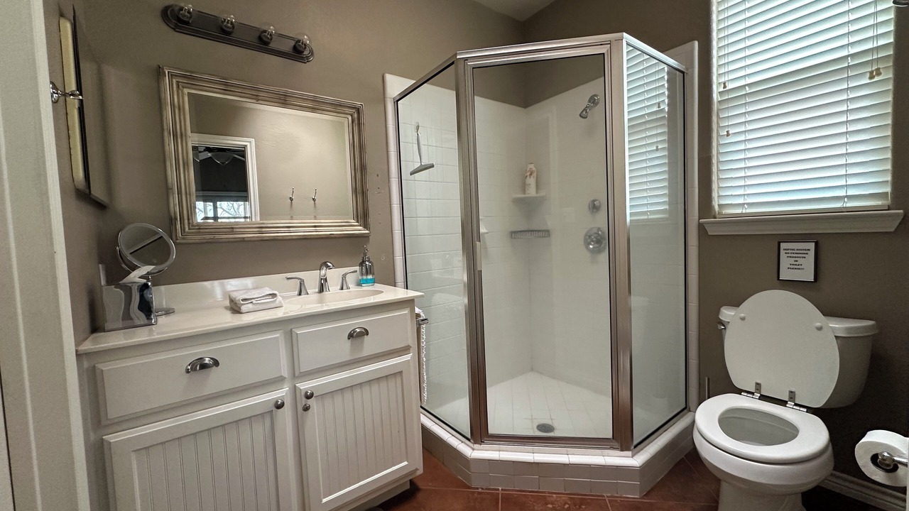 Photo of Bathroom in Llano
