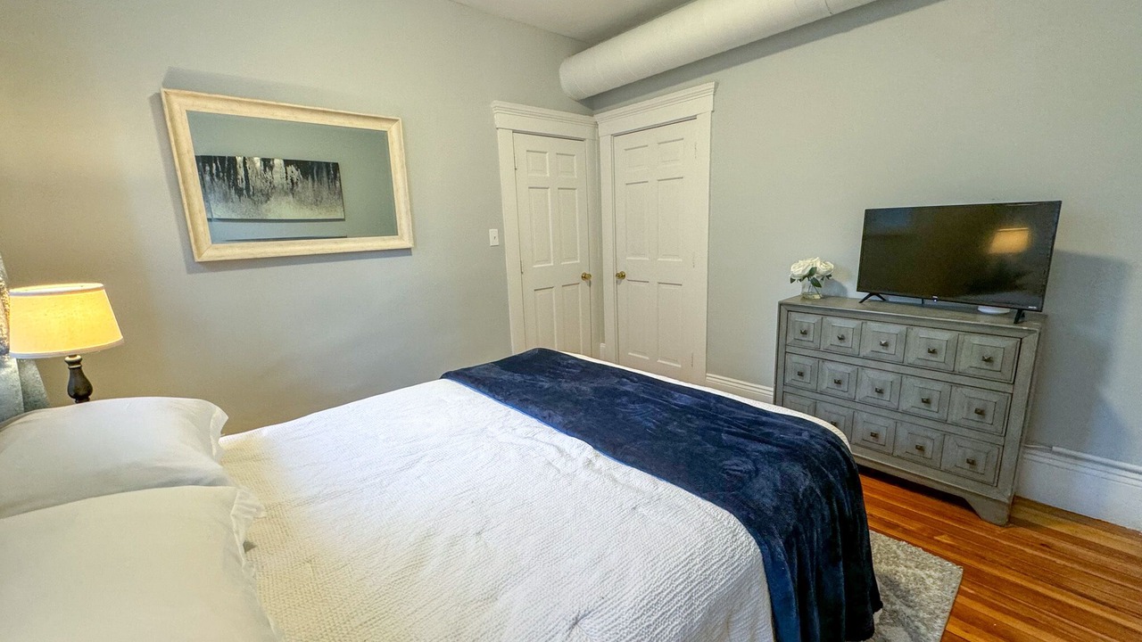 Photo of Bedroom in Griggs Park