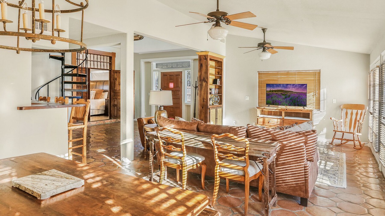 Photo of Livingroom in Fredericksburg