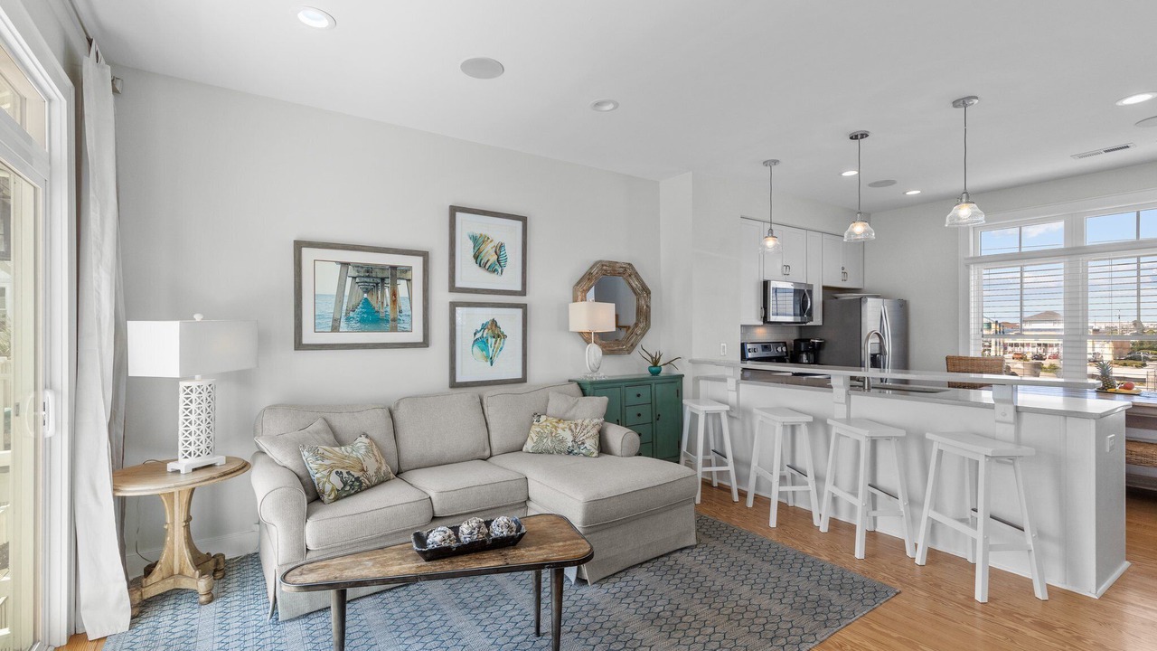 Photo of Livingroom in Atlantic Beach