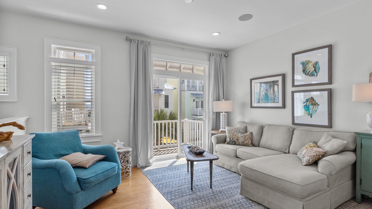 Photo of Livingroom in Atlantic Beach