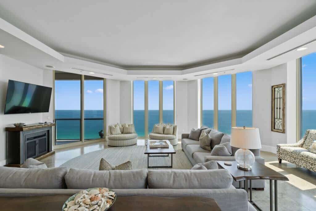 Photo of Livingroom in Pensacola Beach